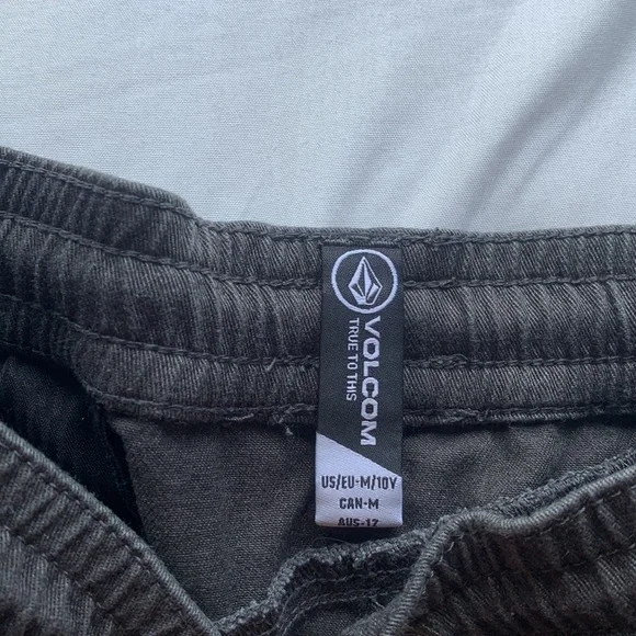 Short volcom - Picture 2 of 3